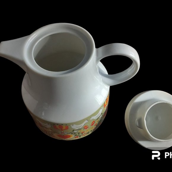 Vtg. Capistrand Tea pot, Creamer, And 2 Mugs - Picture 4 of 7